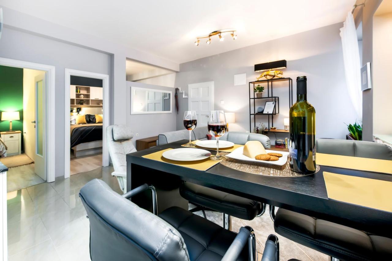 Bella Campagna - Luxury Two Bedroom Apartment Ровин Екстериор снимка